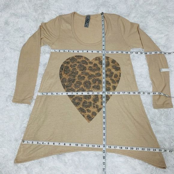 Go Couture Long Sleeve Cheetah Heart Sweater - Picture 10 of 12